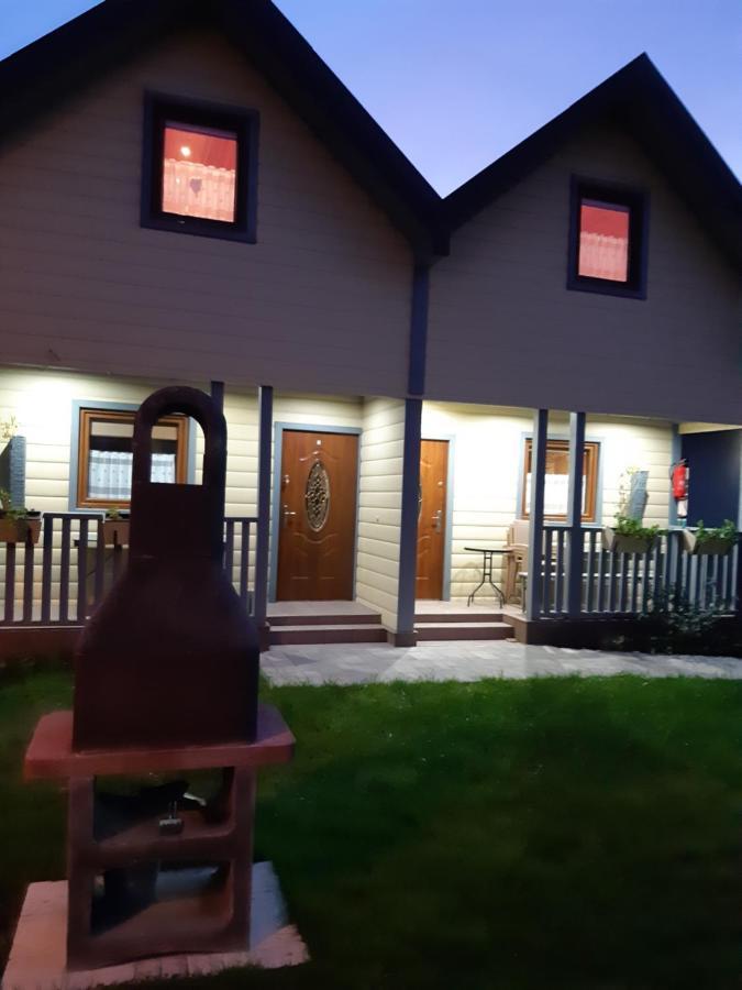 Domki Teo Pietrowe I Parterowe Rewal Exteriör bild